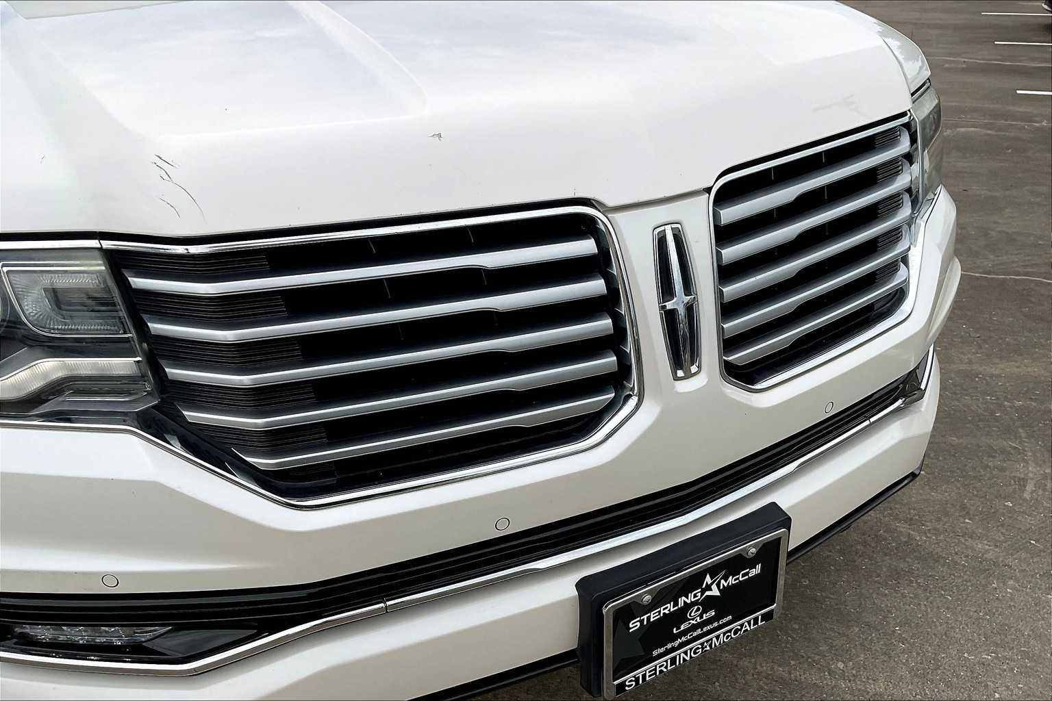 2017 Lincoln Navigator L Reserve photo 27