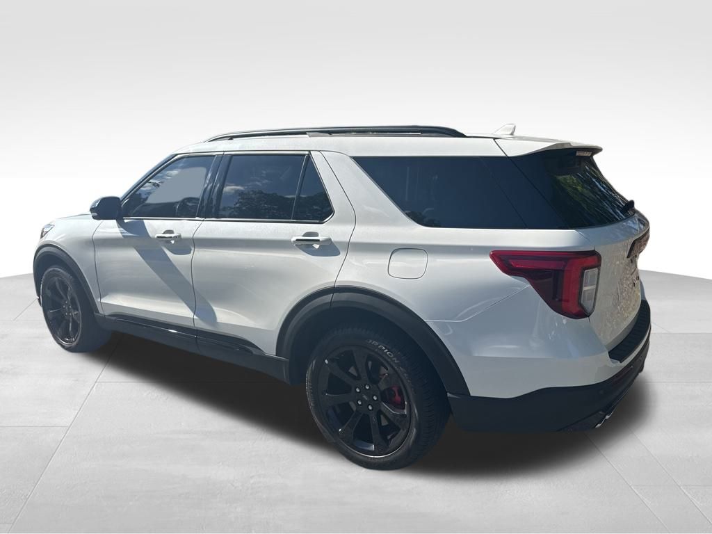 2023 Ford Explorer ST photo 3