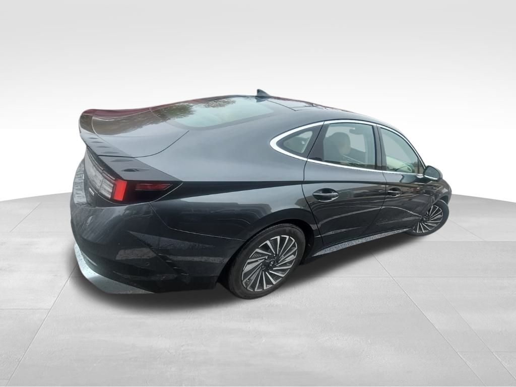 2024 Hyundai Sonata Hybrid Limited photo 4
