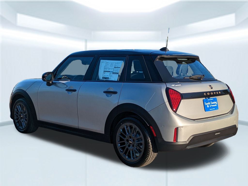 2026 Mini Cooper 4 Door Hardtop Signature photo 3
