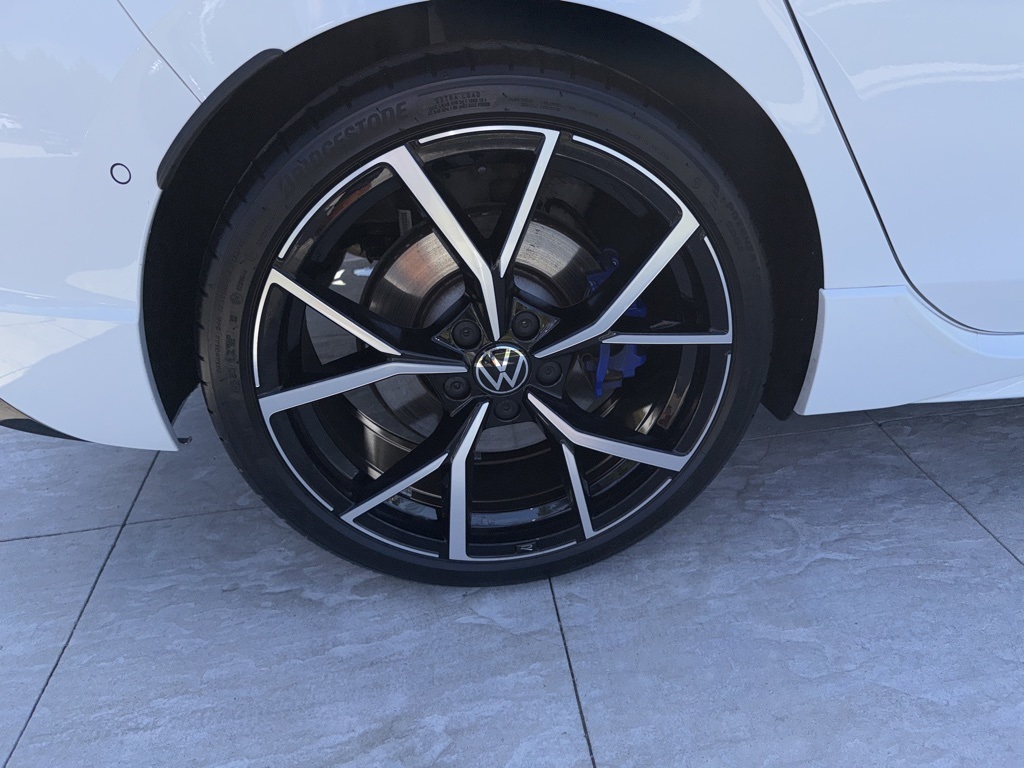 2023 Volkswagen Golf R photo 6