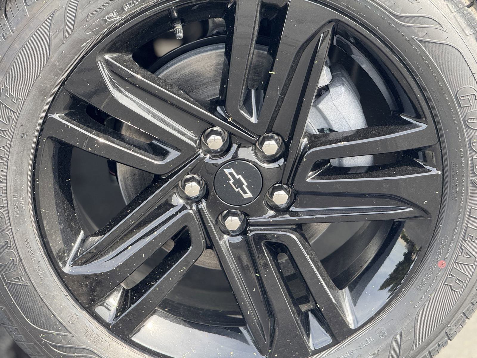 2025 Chevrolet Trax ACTIV photo 2