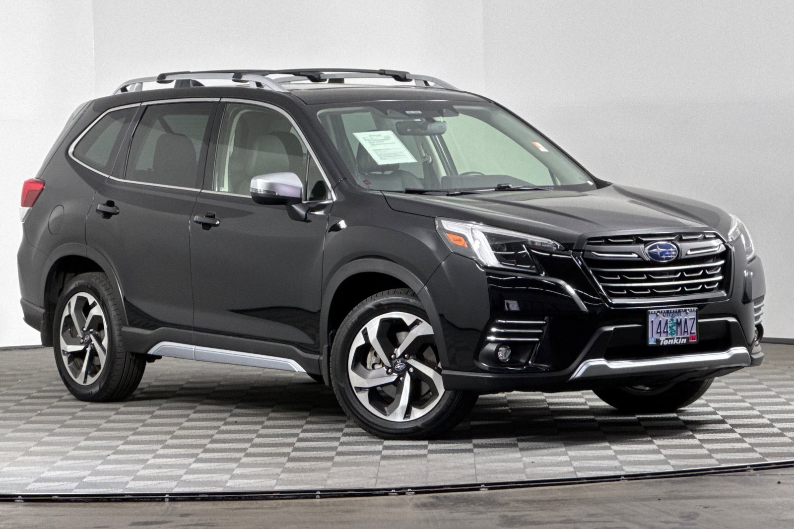 2022 Subaru Forester Touring photo 2