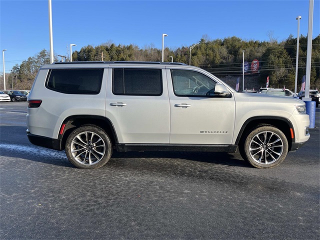 2022 Jeep Wagoneer Series III photo 2