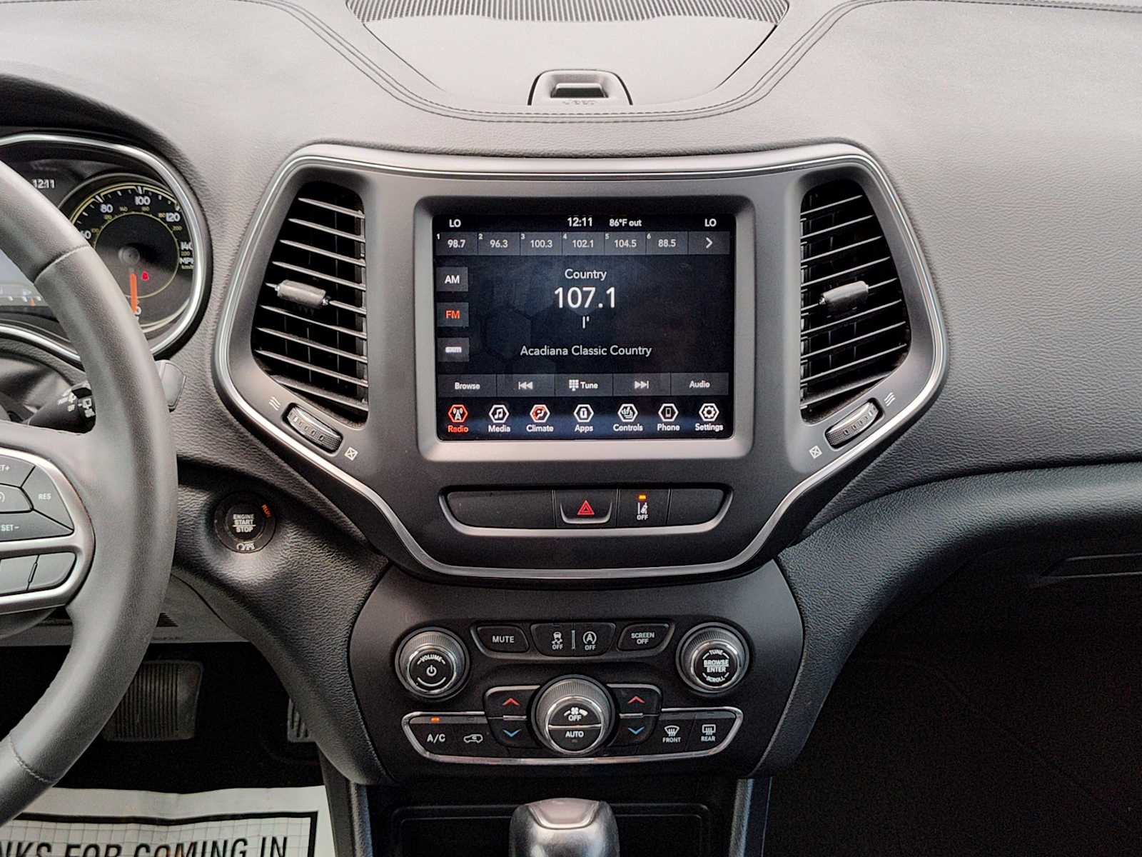 2022 Jeep Cherokee Latitude Lux photo 19