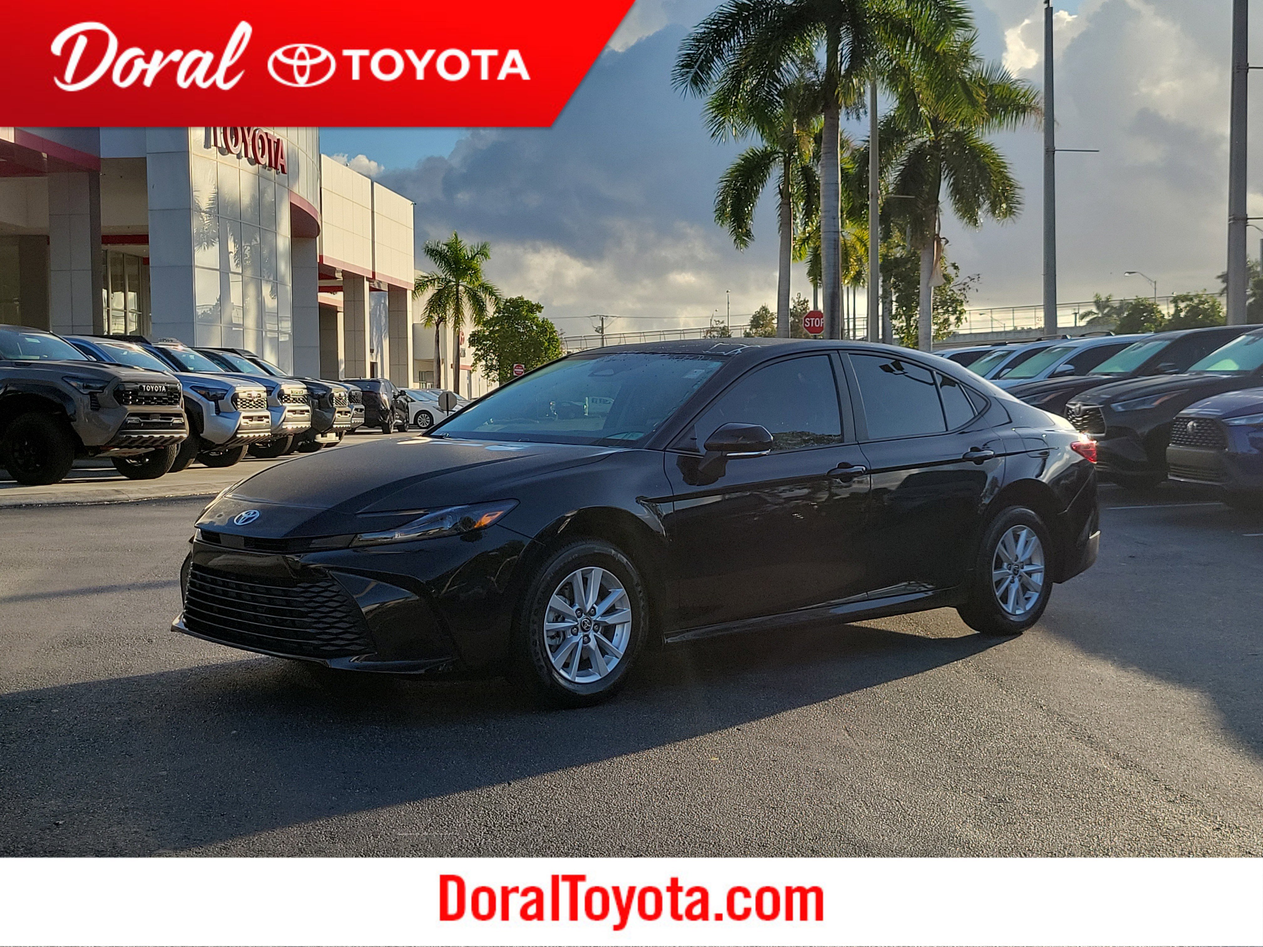 2025 Toyota Camry LE's photo