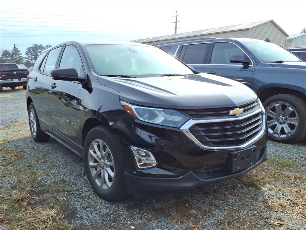 2021 Chevrolet Equinox LS photo 2
