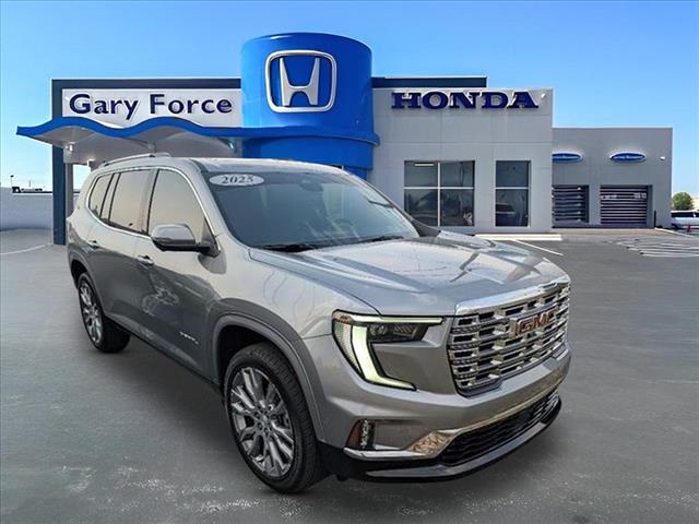 2025 GMC Acadia Denali's photo