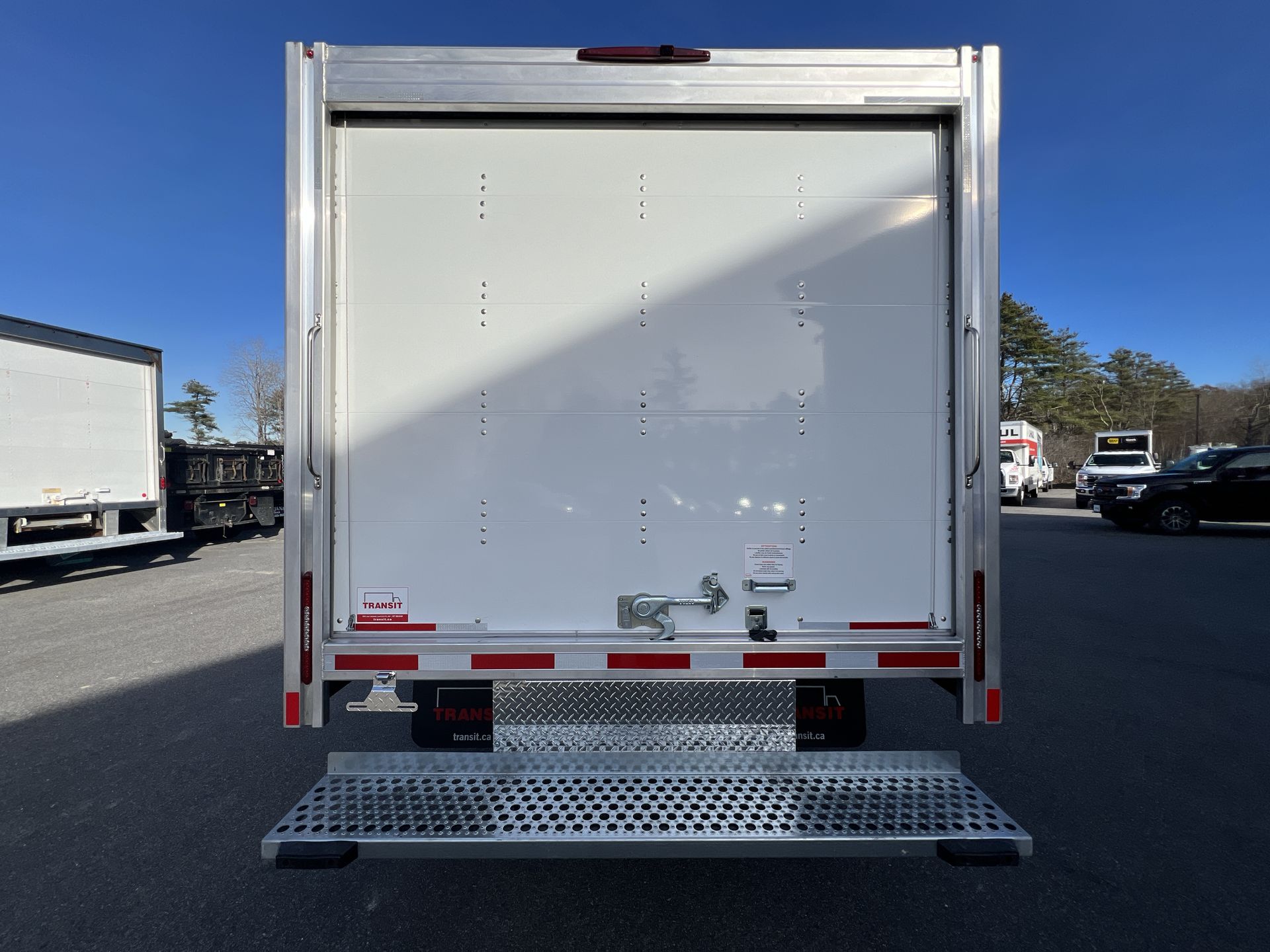 2023 Ford Transit Chassis Cutaway photo 3