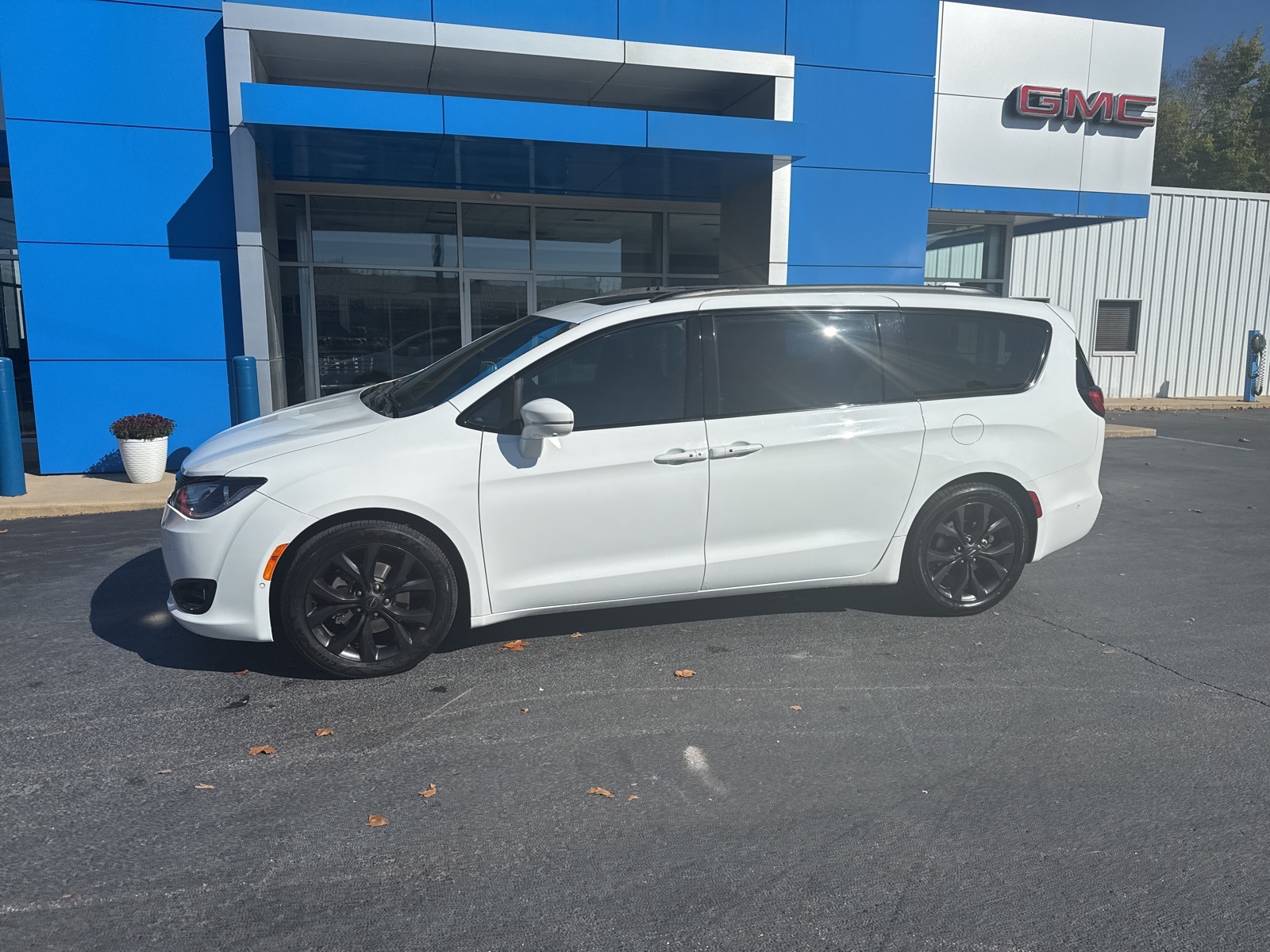 2018 Chrysler Pacifica Limited photo 4