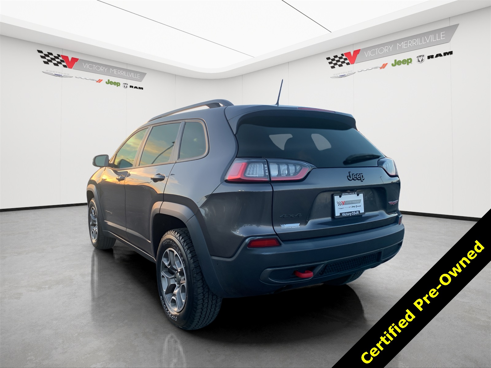 2022 Jeep Cherokee Trailhawk photo 3