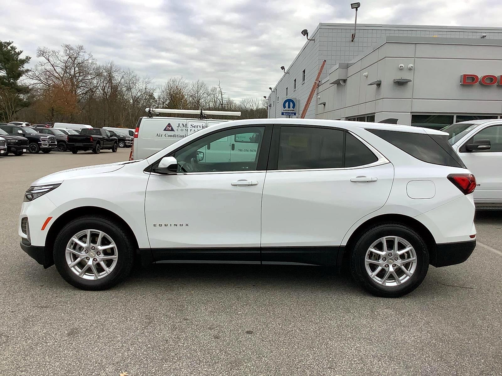 2022 Chevrolet Equinox LT photo 4