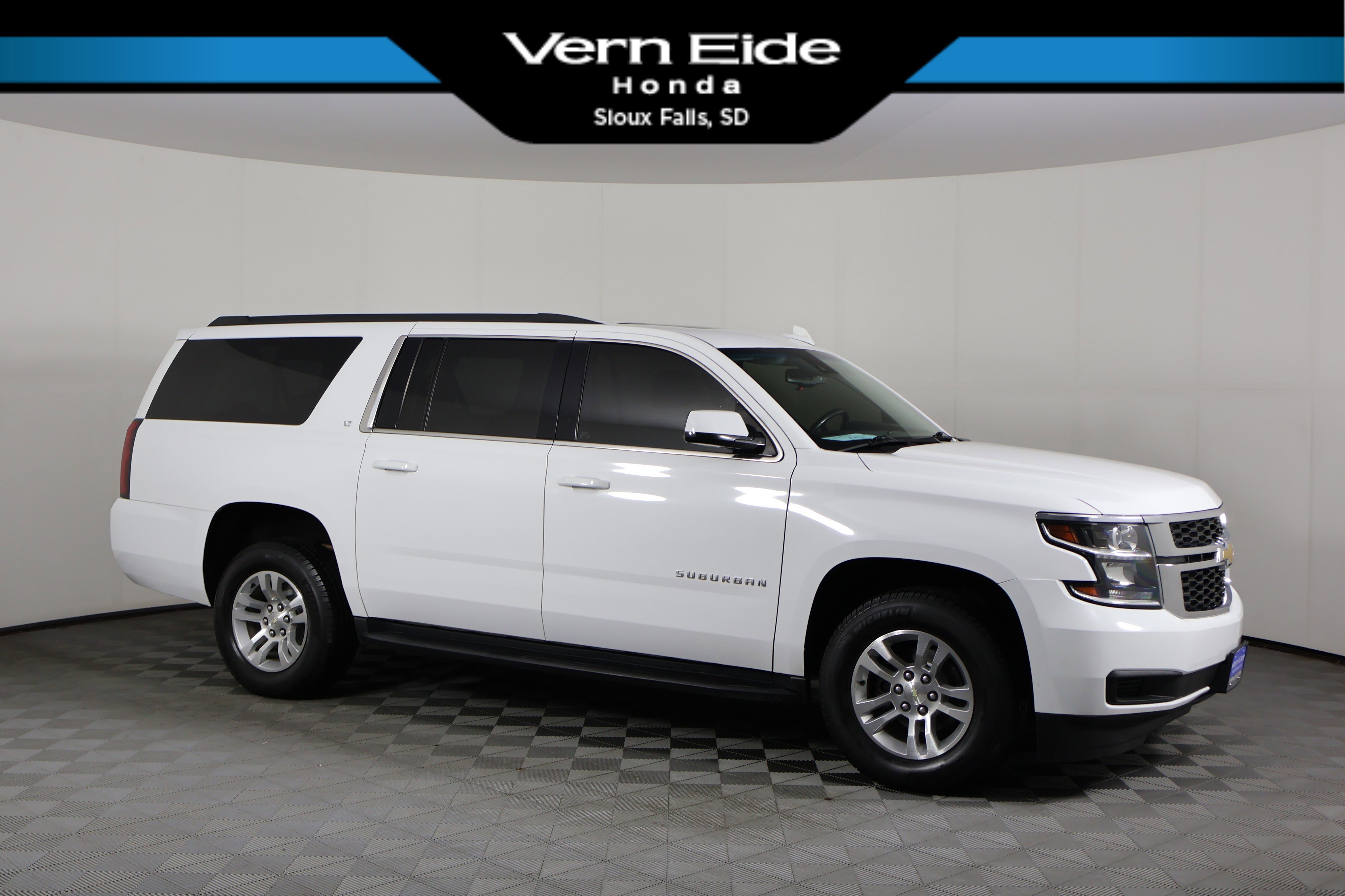 2020 Chevrolet Suburban LT's photo