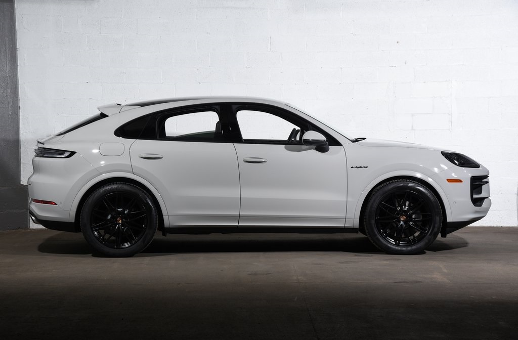 2025 Porsche Cayenne E-Hybrid photo 7