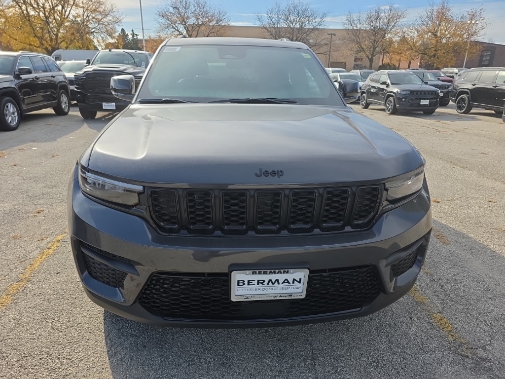 2025 Jeep Grand Cherokee Altitude X photo 2