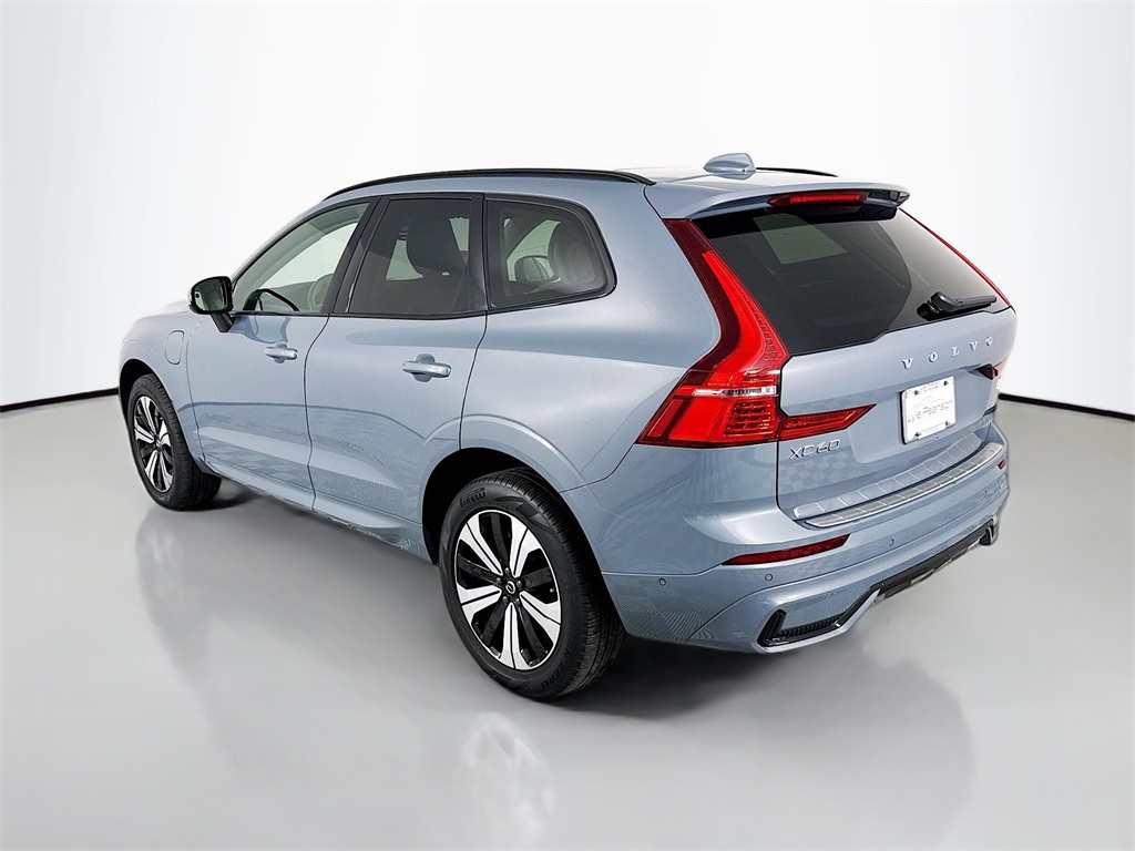2023 Volvo XC60 Recharge Hybrid T8 Plus photo 3