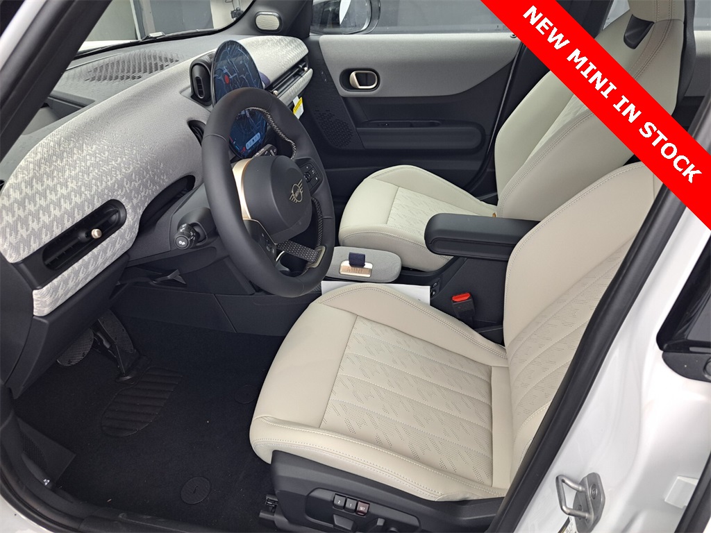 2025 Mini Cooper 4 Door Hardtop Signature photo 8