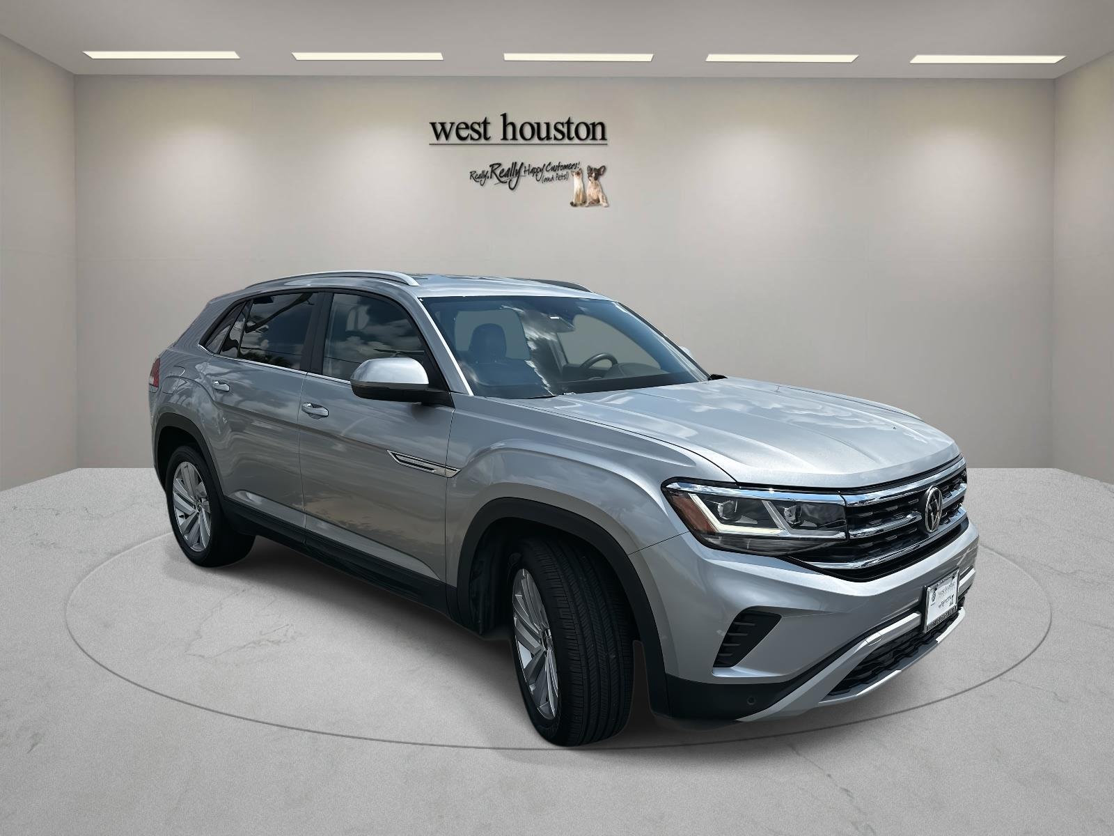 2022 Volkswagen Atlas Cross Sport V6 SE Technology photo 2