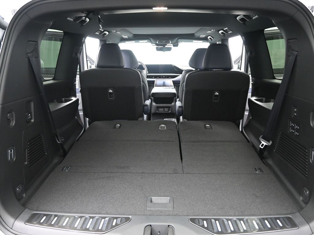 2026 Infiniti QX80 Sensory photo 13
