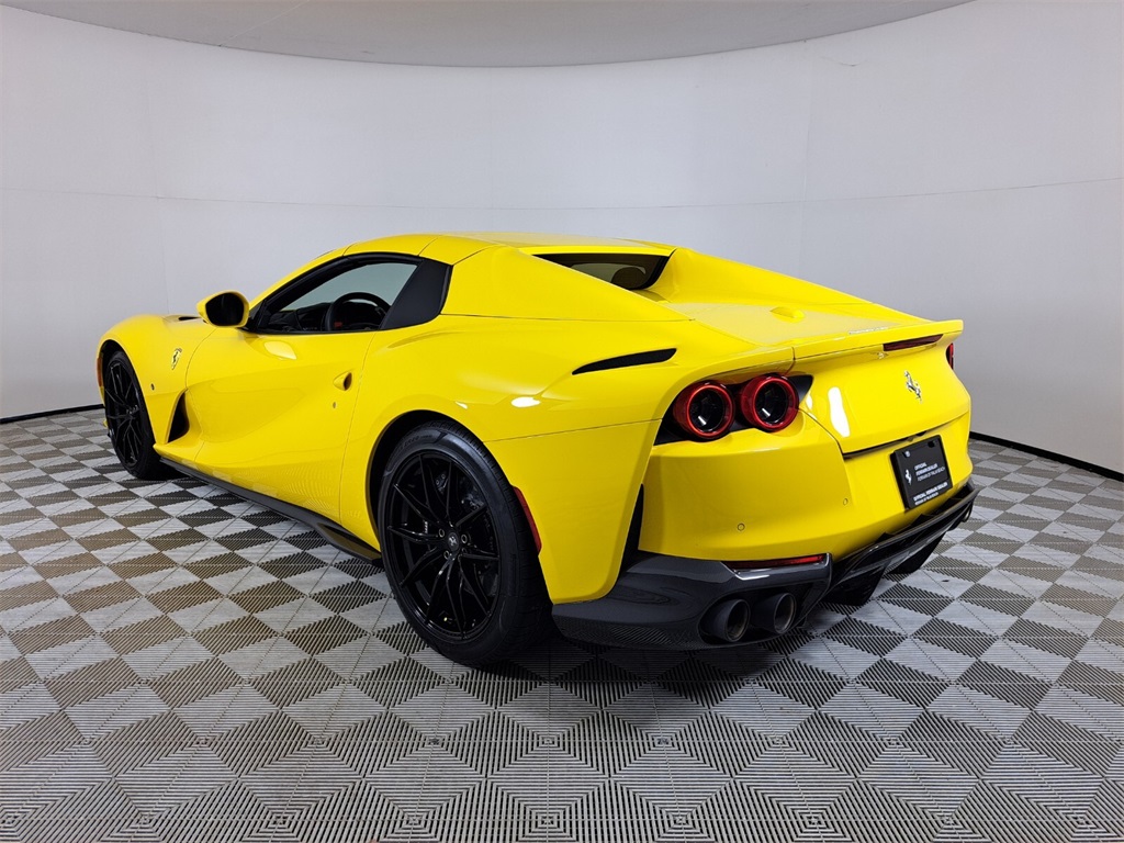 2021 Ferrari 812 GTS Base photo 9
