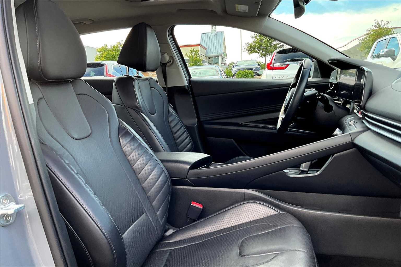2023 Hyundai Elantra Limited photo 8
