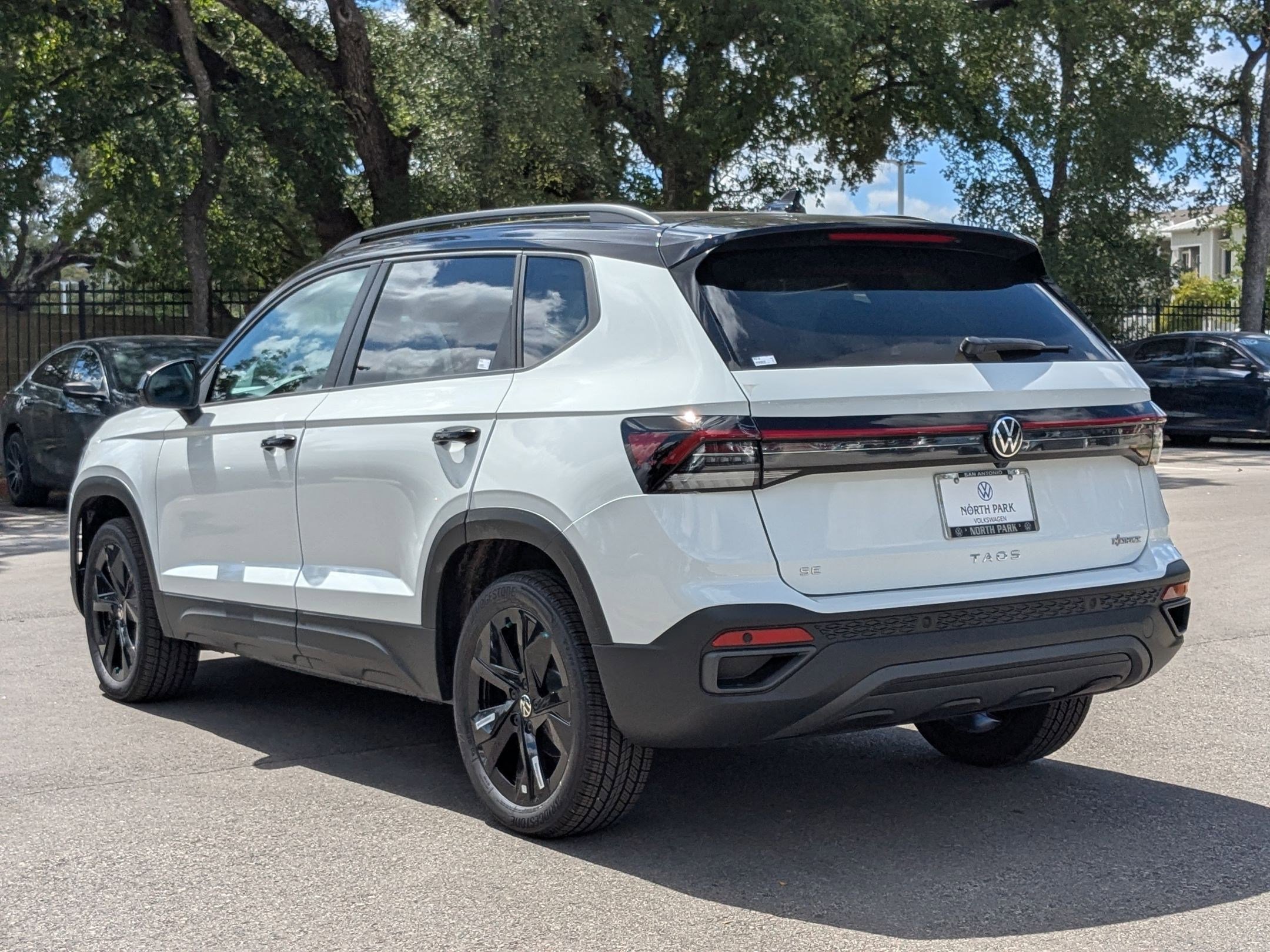 2025 Volkswagen Taos SE photo 2