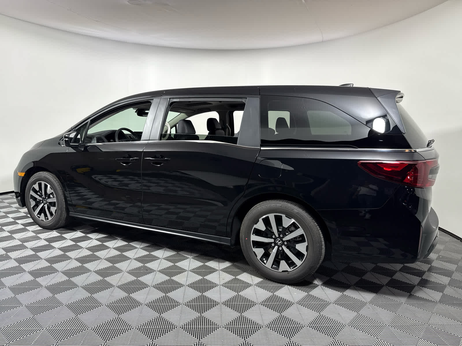 2026 Honda Odyssey EX-L photo 4