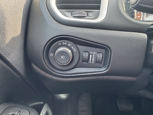 2021 Jeep Renegade Latitude photo 29