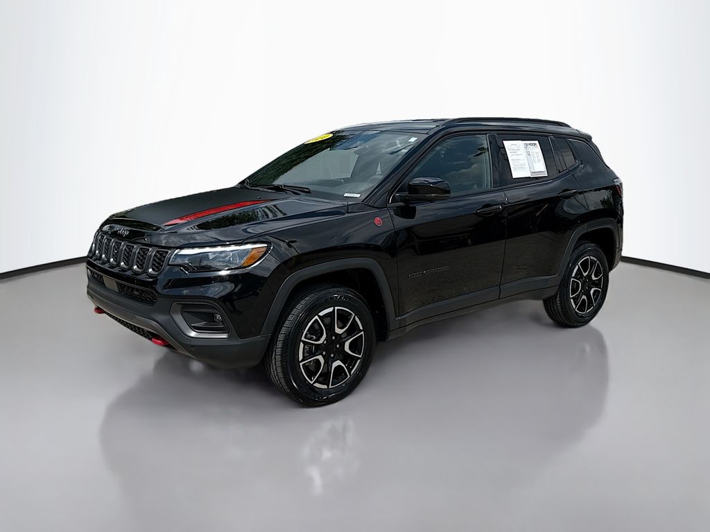 2024 Jeep Compass Trailhawk photo 3