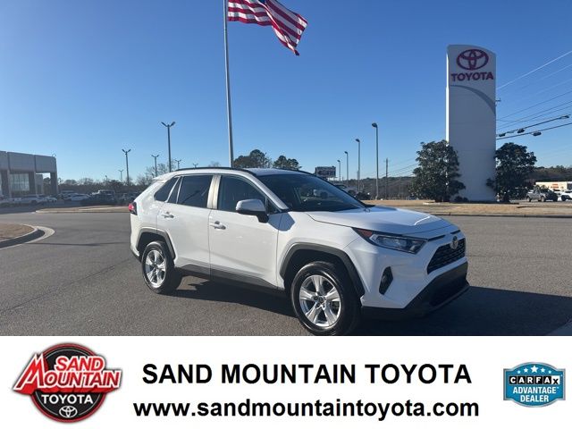 2021 Toyota RAV4 XLE's photo
