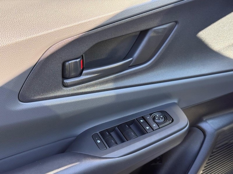 2024 Toyota Prius LE photo 18