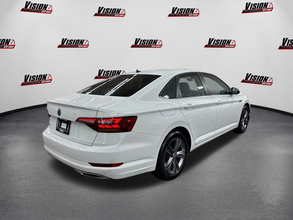 2019 Volkswagen Jetta R-Line photo 5