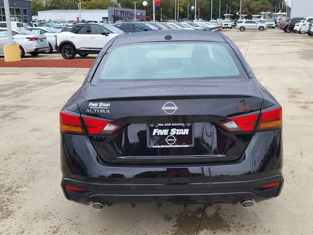 2025 Nissan Altima SR photo 3