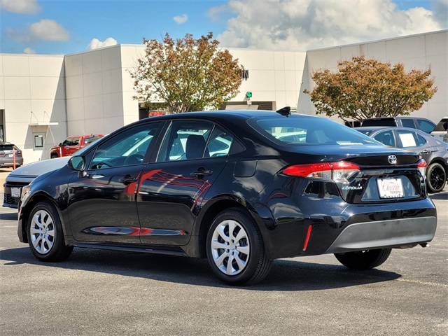 2024 Toyota Corolla LE photo 3