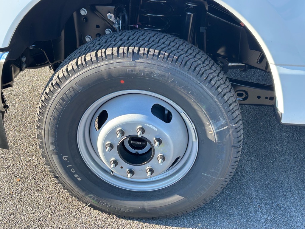 2026 Ford F-350 XL photo 4