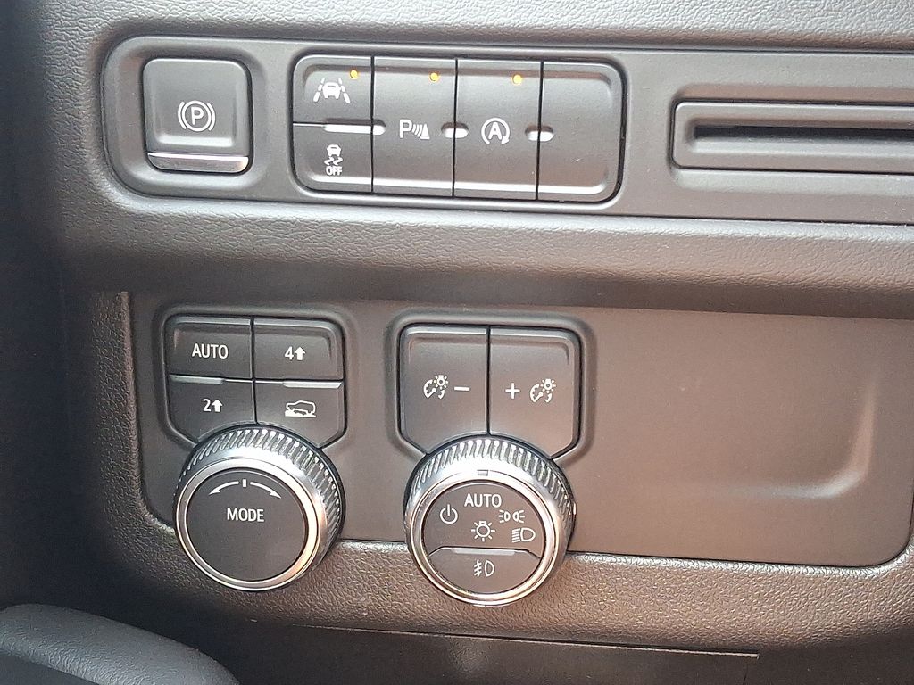 2023 Gmc Yukon SLT photo 24