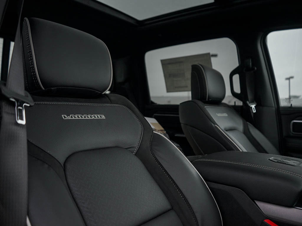 2025 Ram 1500 Laramie photo 6