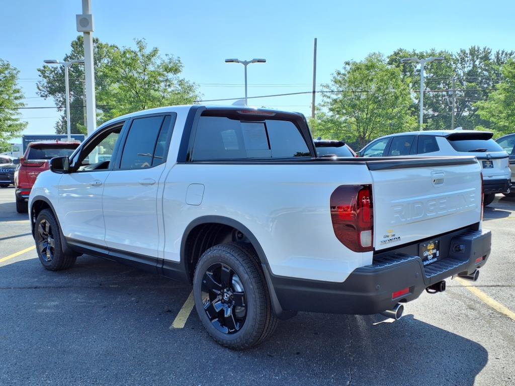 2025 Honda Ridgeline Black Edition photo 9