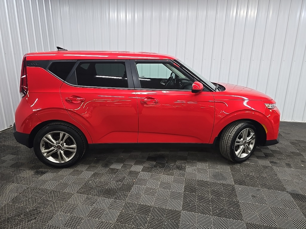 2021 Kia Soul LX photo 2