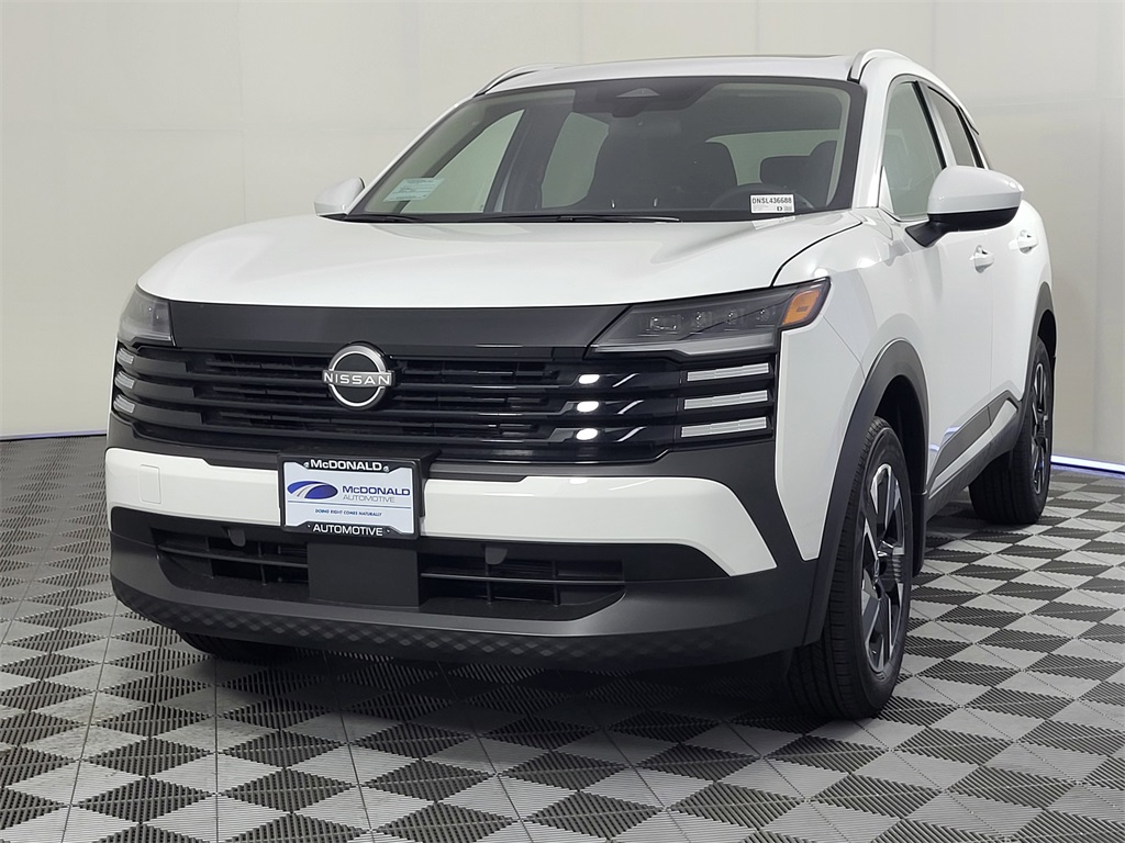 2025 Nissan Kicks SV AWD's photo