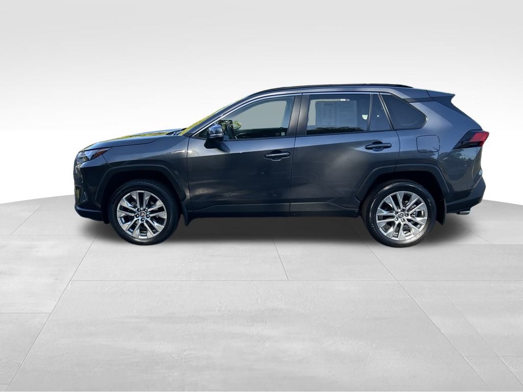2023 Toyota RAV4 XLE Premium photo 2