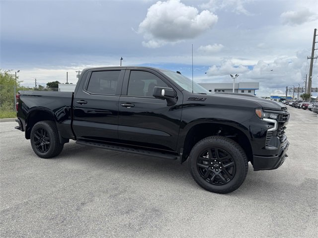 2026 Chevrolet Silverado 1500 LT Trail Boss photo 2