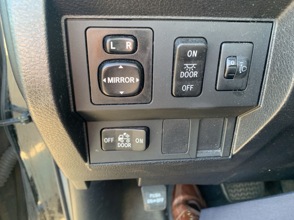 2014 Toyota Tundra SR Double Cab photo 9