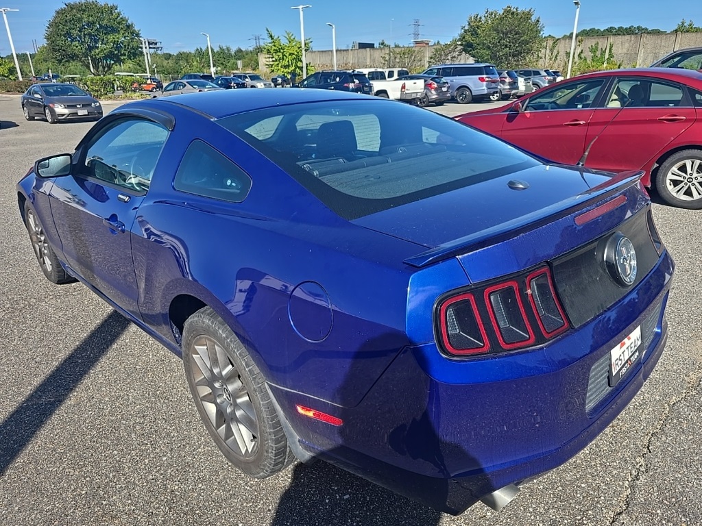 2014 Ford Mustang V6 Premium photo 7