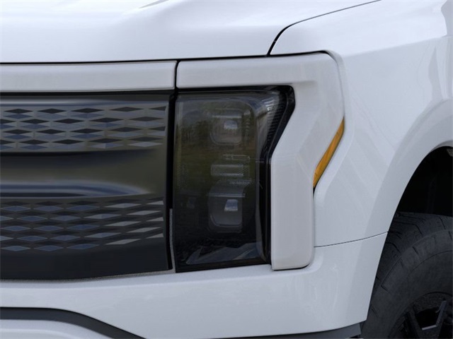 2025 Ford F-150 Lightning XLT photo 17