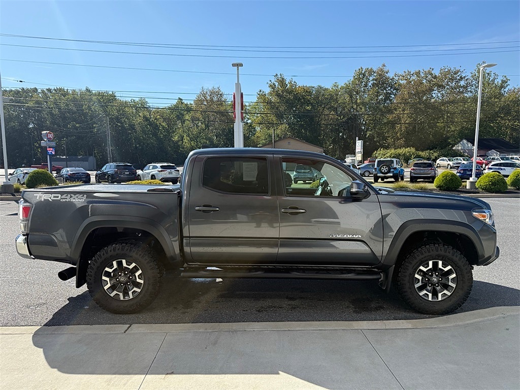 2022 Toyota Tacoma TRD Off-Road photo 4
