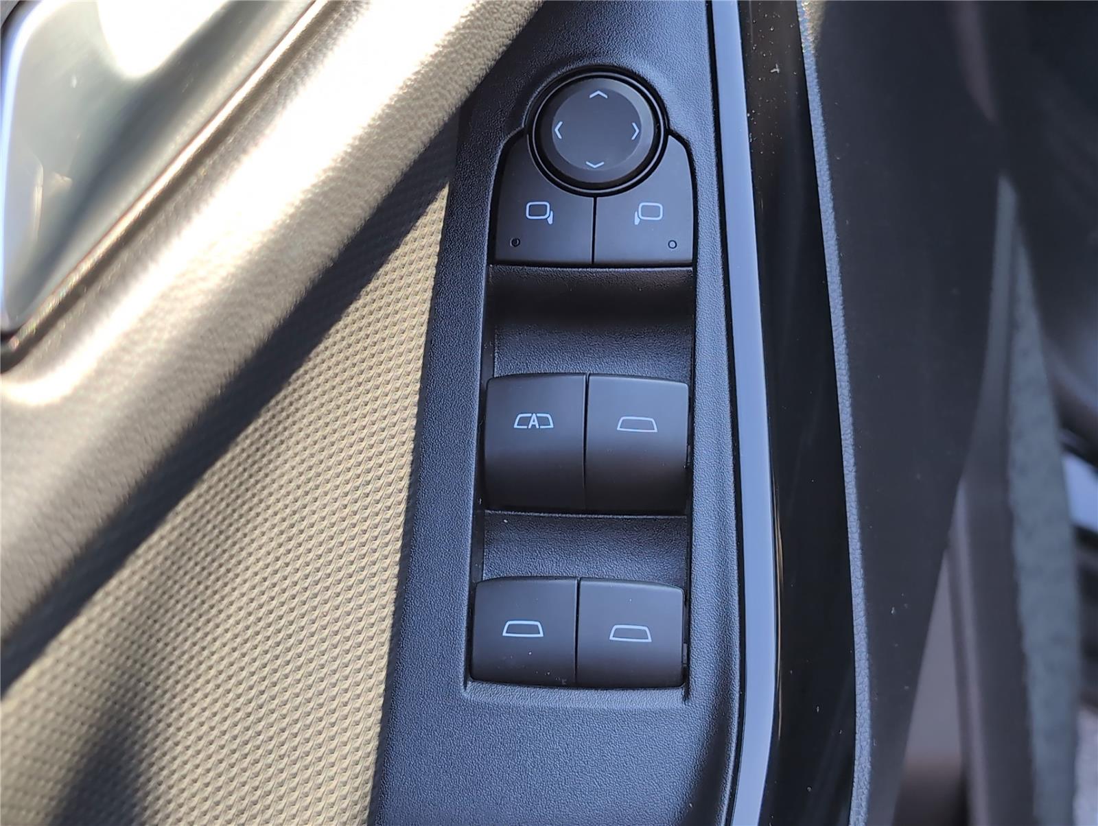2025 Chevrolet Equinox LT photo 12