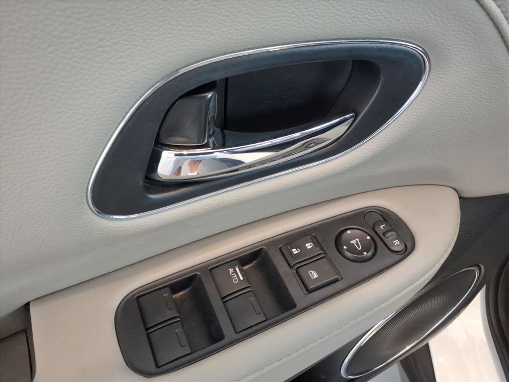 2021 Honda HR-V EX-L photo 18