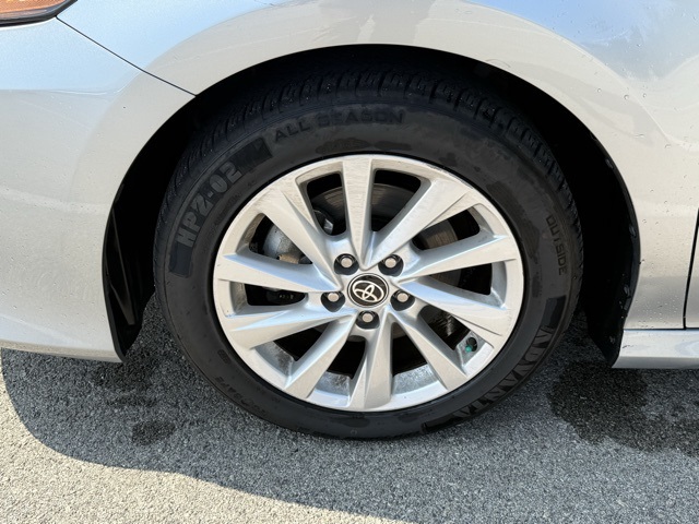 2023 Toyota Camry LE photo 16
