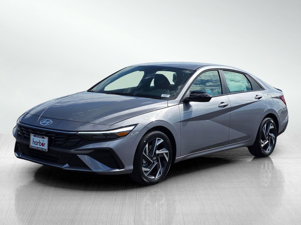 2025 Hyundai Elantra SEL Sport photo 3